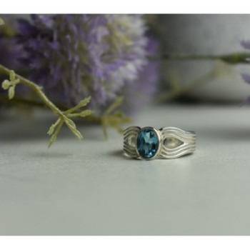 925 Sterling Silver Blue Spinel Ring Size 7