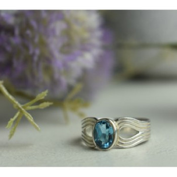925 Sterling Silver Blue Spinel Ring Size 7