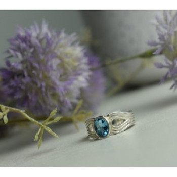 925 Sterling Silver Blue Spinel Ring Size 7
