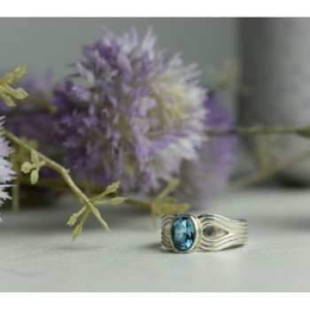 925 Sterling Silver Blue Spinel Ring Size 7