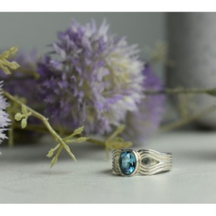 925 Sterling Silver Blue Spinel Ring Size 7