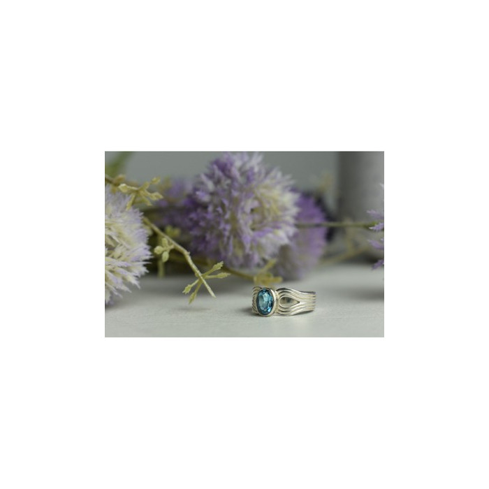 925 Sterling Silver Blue Spinel Ring Size 7