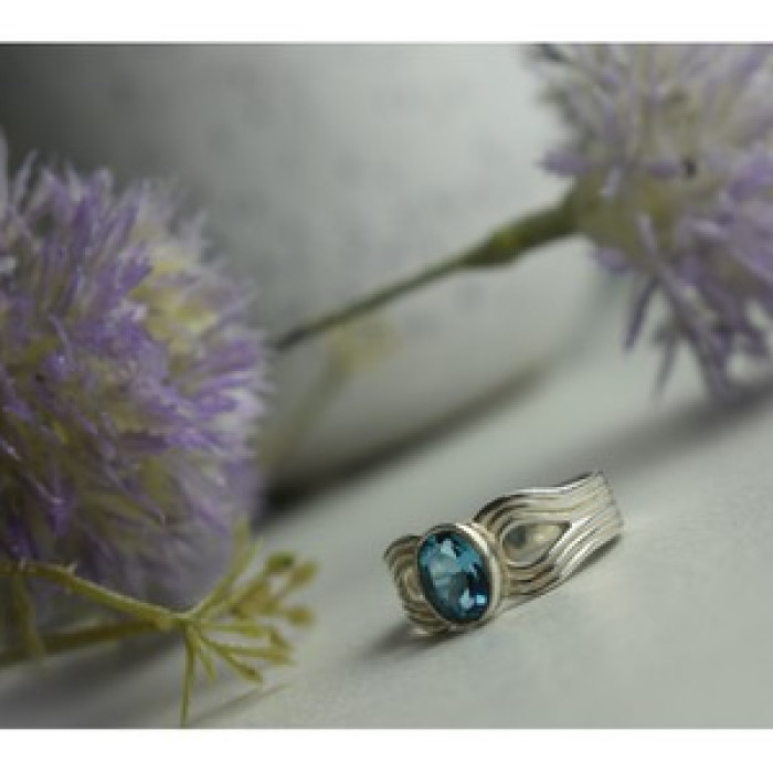 925 Sterling Silver Blue Spinel Ring Size 7