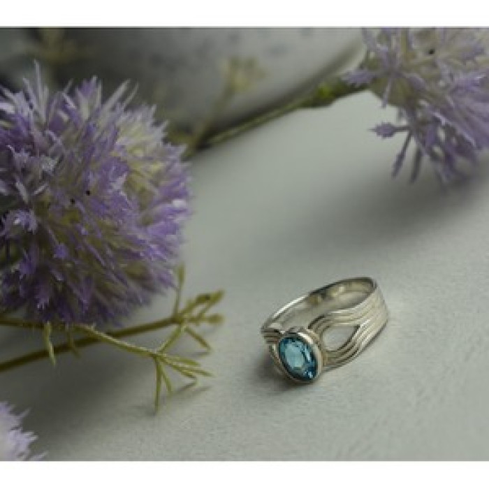 925 Sterling Silver Blue Spinel Ring Size 7