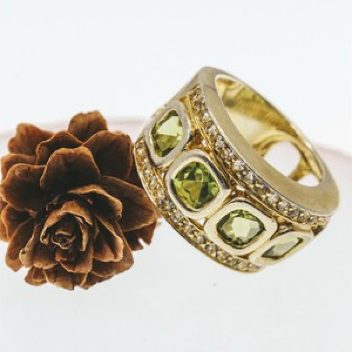 925 Sterling Silver Gold Plated Peridot & CZ Ring Size 7