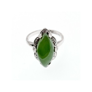 925 Sterling Silver Green Nephrite ( Jade ) Ring Size 7