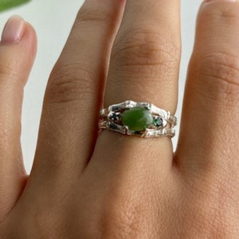 925 Sterling Silver Nephrite ( Jade ) & Emeralds Ring Size 8