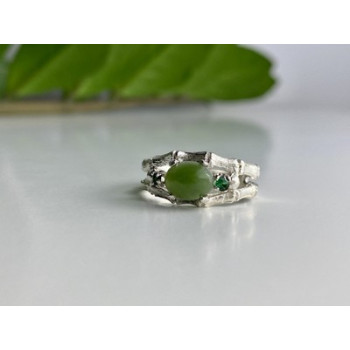925 Sterling Silver Nephrite ( Jade ) & Emeralds Ring Size 8