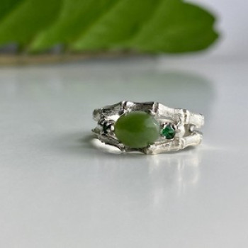 925 Sterling Silver Nephrite ( Jade ) & Emeralds Ring Size 8
