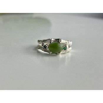 925 Sterling Silver Nephrite ( Jade ) & Emeralds Ring Size 8
