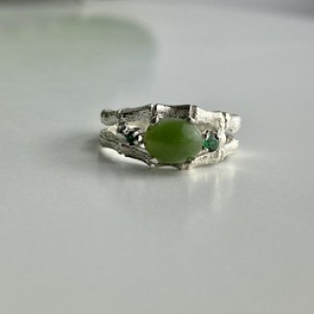 925 Sterling Silver Nephrite ( Jade ) & Emeralds Ring Size 8