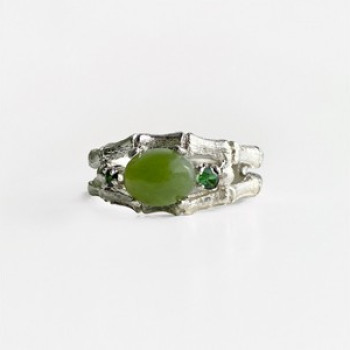 925 Sterling Silver Nephrite ( Jade ) & Emeralds Ring Size 8