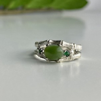 925 Sterling Silver Nephrite ( Jade ) & Emeralds Ring Size 8