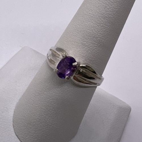 925 Sterling Silver Amethyst Ring Size 8
