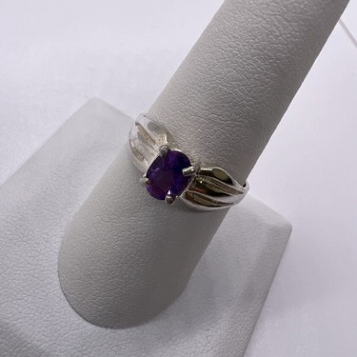 925 Sterling Silver Amethyst Ring Size 8