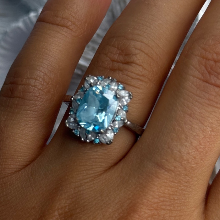 Beautiful 925 Sterling Silver Topaz & Beryl Ring Size 8