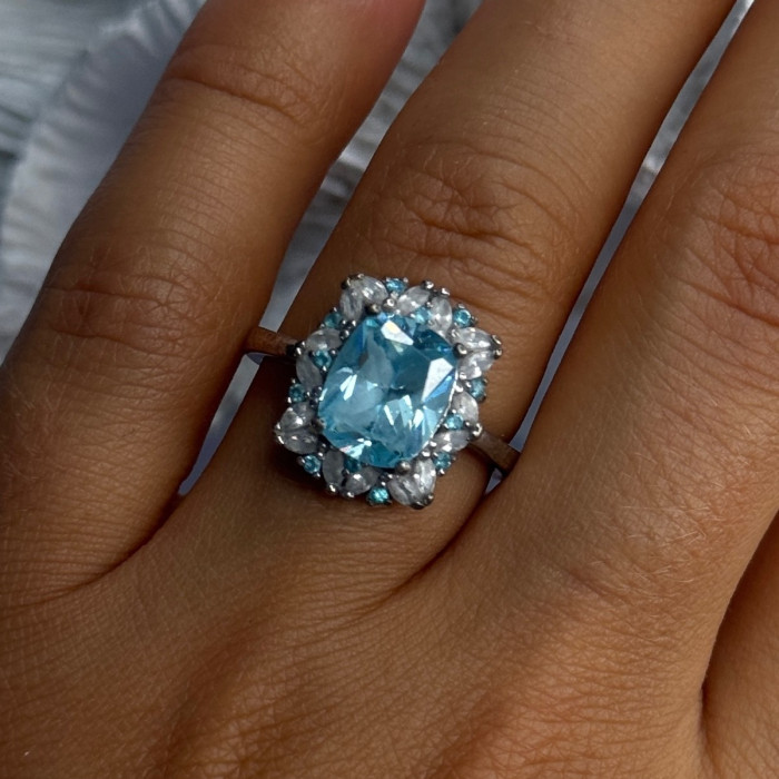 Beautiful 925 Sterling Silver Topaz & Beryl Ring Size 8