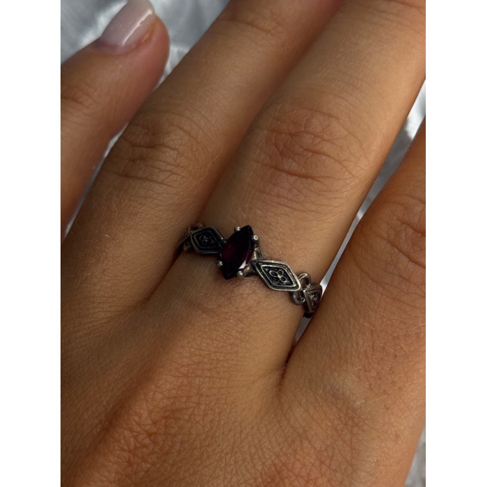 925 Sterling Silver Garnet Ring Size 9.5