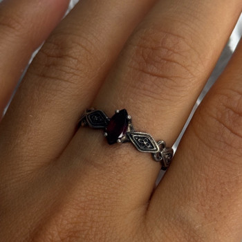 925 Sterling Silver Garnet Ring Size 9.5