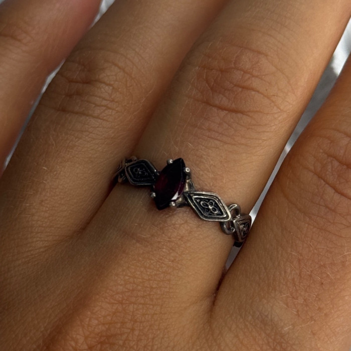 925 Sterling Silver Garnet Ring Size 9.5