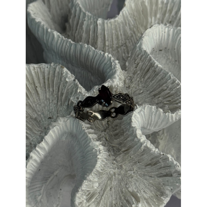 925 Sterling Silver Garnet Ring Size 9.5