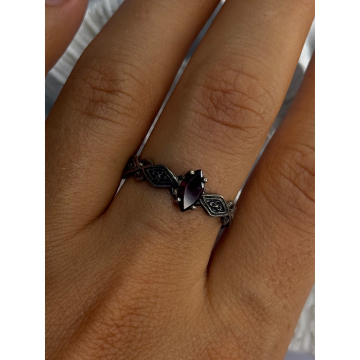 925 Sterling Silver Garnet Ring Size 9.5