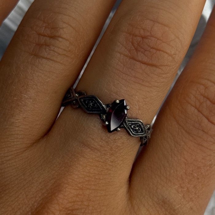 925 Sterling Silver Garnet Ring Size 9.5