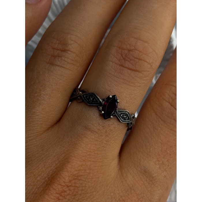 925 Sterling Silver Garnet Ring Size 9.5