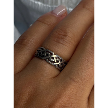 Elegant 925 Sterling Silver Ring Size 7