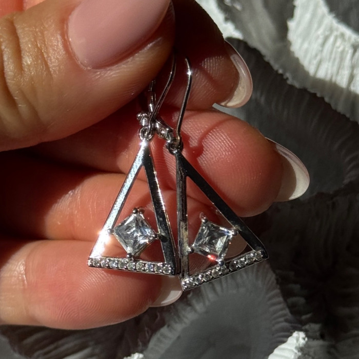 925 Sterling Silver Tycoon Cz Earrings Length 1.45 Inch