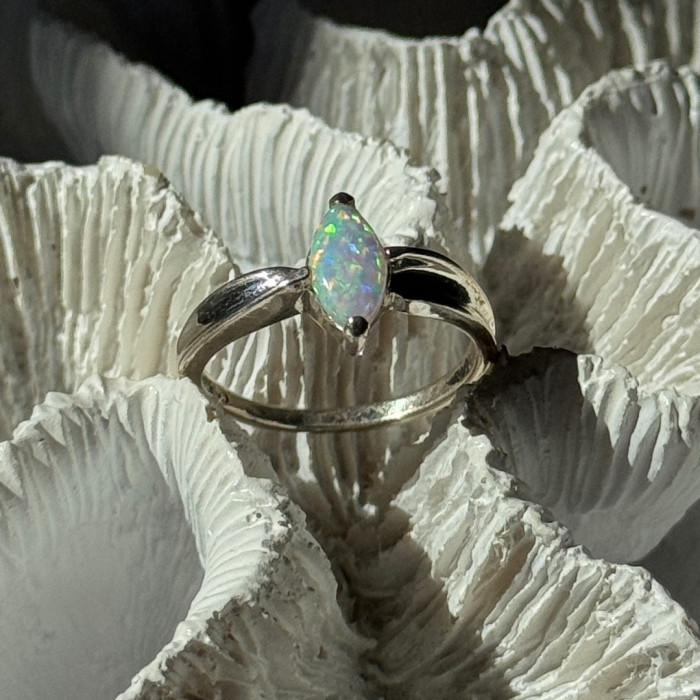 925 Sterling Silver Opal Ring Size 9