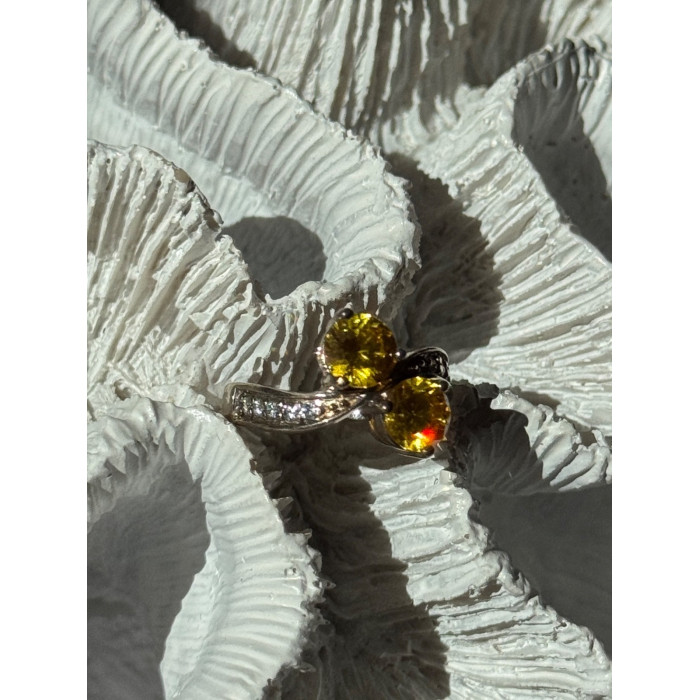 Shiny 925 Sterling Silver Cz Ring Size 4.5