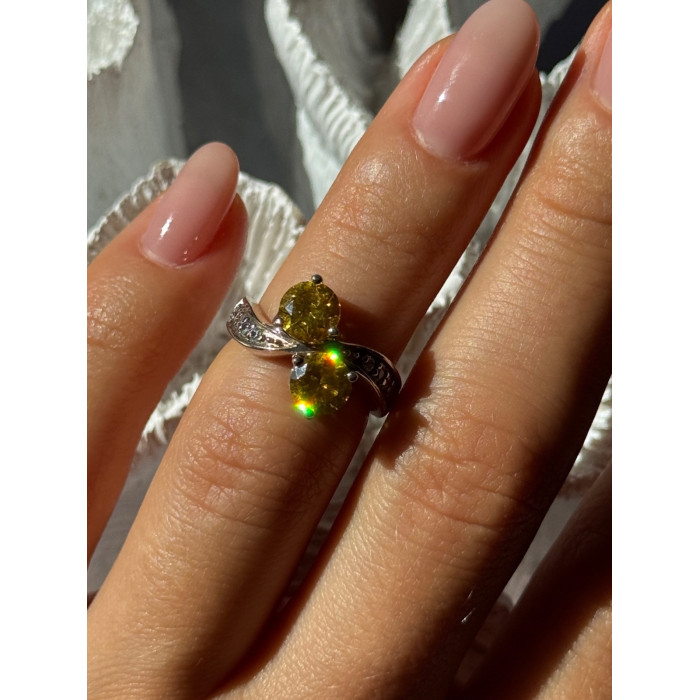 Shiny 925 Sterling Silver Cz Ring Size 4.5