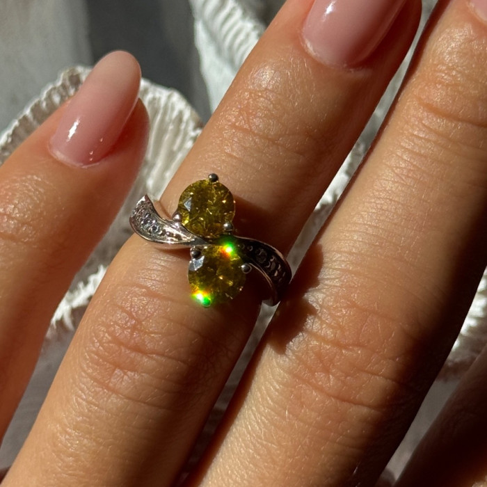 Shiny 925 Sterling Silver Cz Ring Size 4.5
