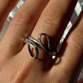 Unique Design 925 Sterling Silver Ring Size 9