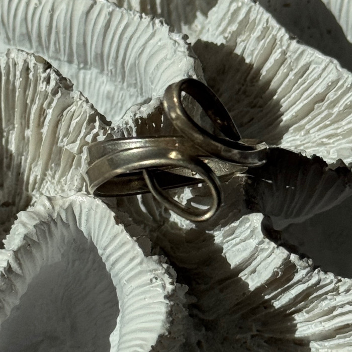 Unique Design 925 Sterling Silver Ring Size 9