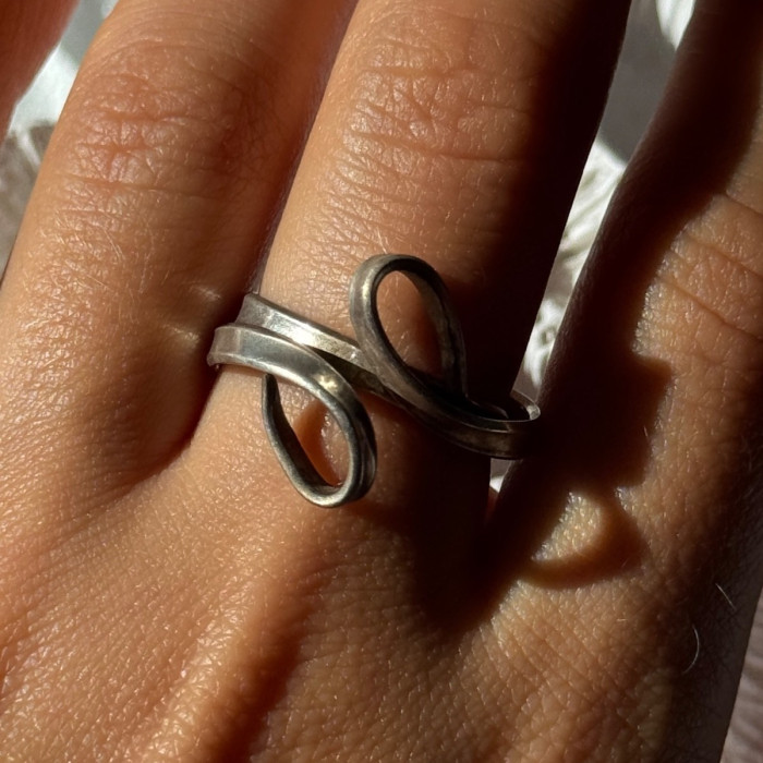 Unique Design 925 Sterling Silver Ring Size 9