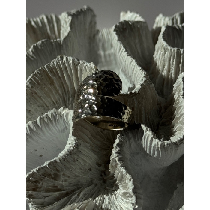 Elegant Design 925 Sterling Silver Ring Sizable