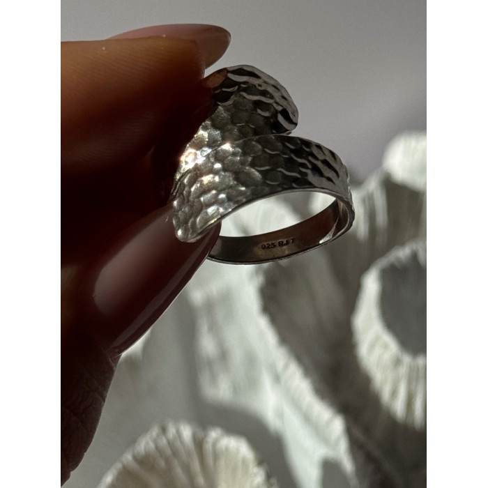 Elegant Design 925 Sterling Silver Ring Sizable