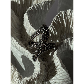 Beautiful Design 925 Sterling Silver Marcasite Ring Size 7.5