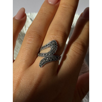 Beautiful Design 925 Sterling Silver Marcasite Ring Size 7.5