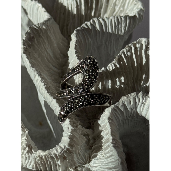 Beautiful Design 925 Sterling Silver Marcasite Ring Size 7.5