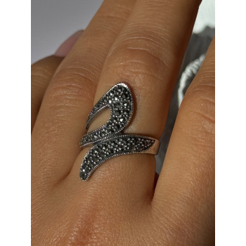 Beautiful Design 925 Sterling Silver Marcasite Ring Size 7.5