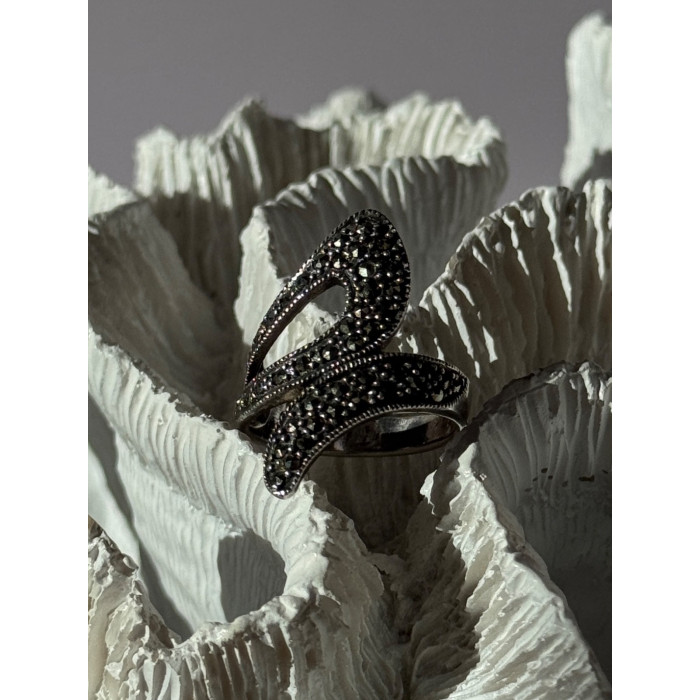 Beautiful Design 925 Sterling Silver Marcasite Ring Size 7.5