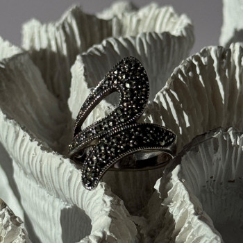Beautiful Design 925 Sterling Silver Marcasite Ring Size 7.5