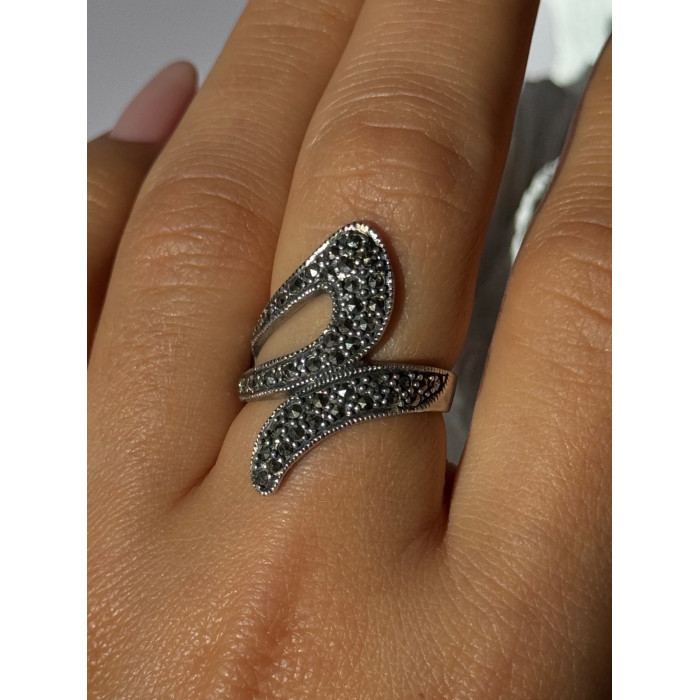 Beautiful Design 925 Sterling Silver Marcasite Ring Size 7.5