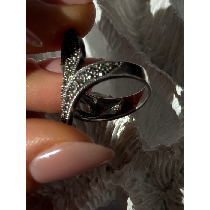 Beautiful Design 925 Sterling Silver Marcasite Ring Size 7.5