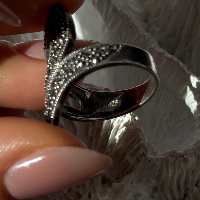 Beautiful Design 925 Sterling Silver Marcasite Ring Size 7.5