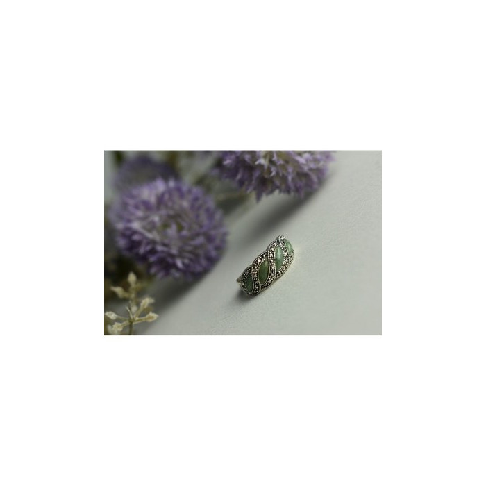 925 Sterling Silver Green Nephrite ( Jade ) & Marcasites Ring Size 8.5