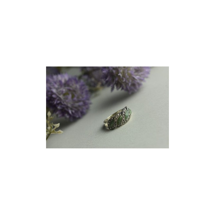 925 Sterling Silver Green Nephrite ( Jade ) & Marcasites Ring Size 8.5